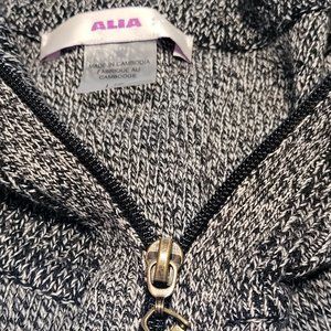 Alia Grey Zip Front Sweater - Size L - Preloved